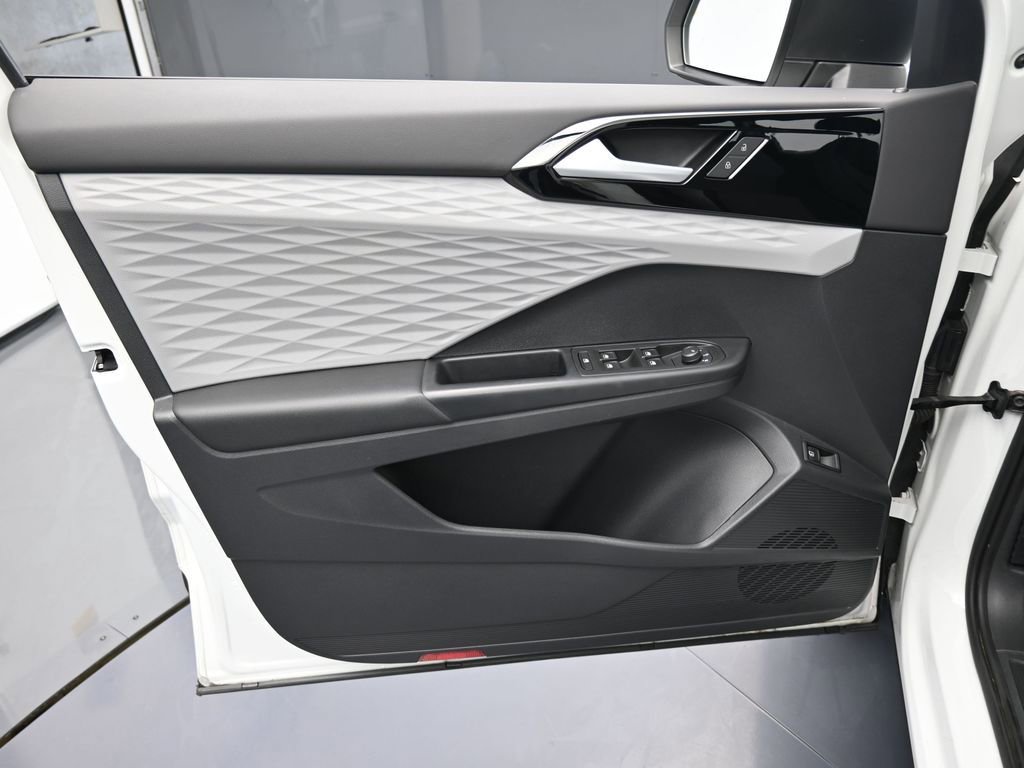 Used 2022 Volkswagen Taos S image 12