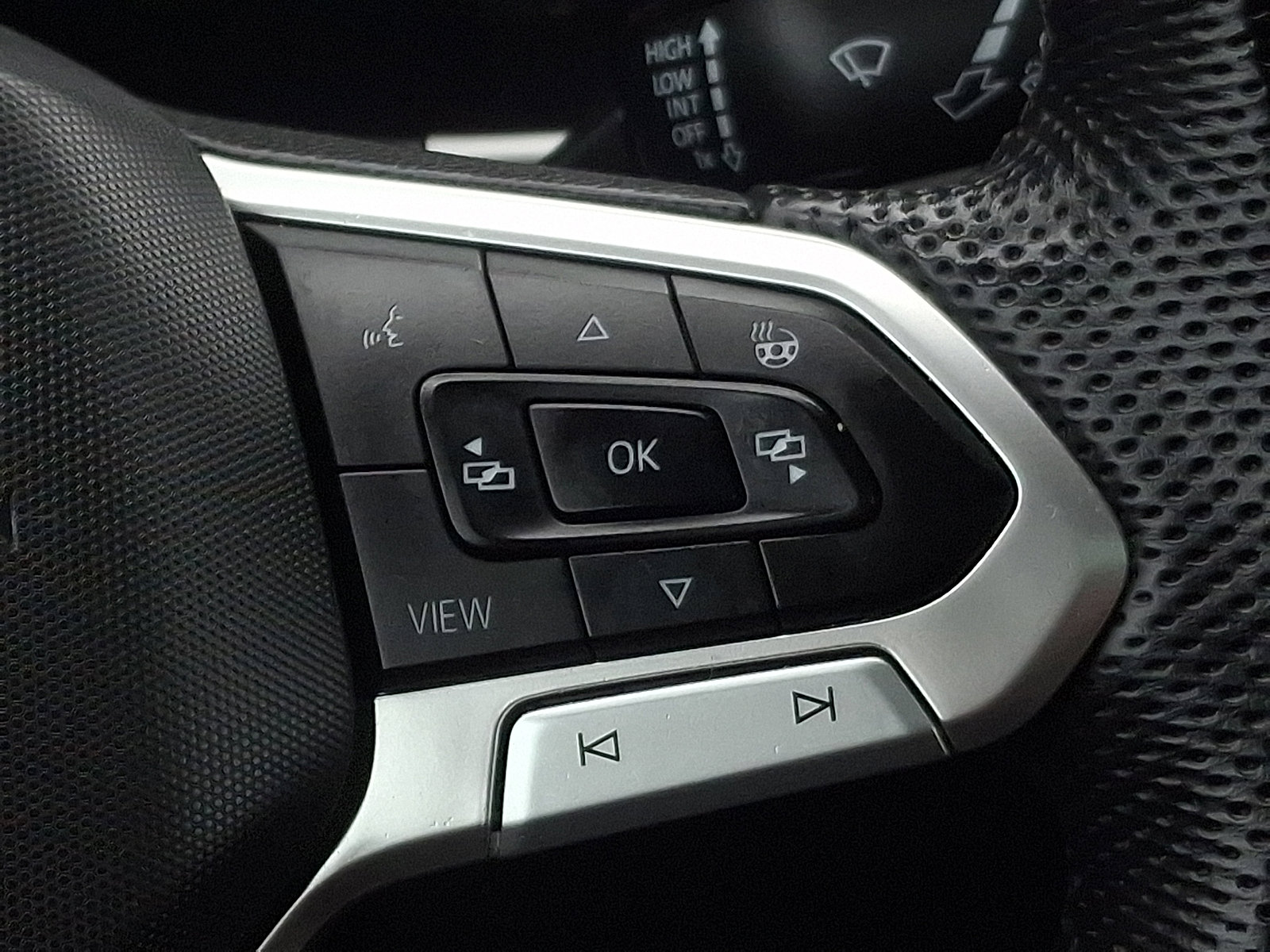 Used 2023 Volkswagen Atlas Cross Sport SEL Premium R-Line image 24