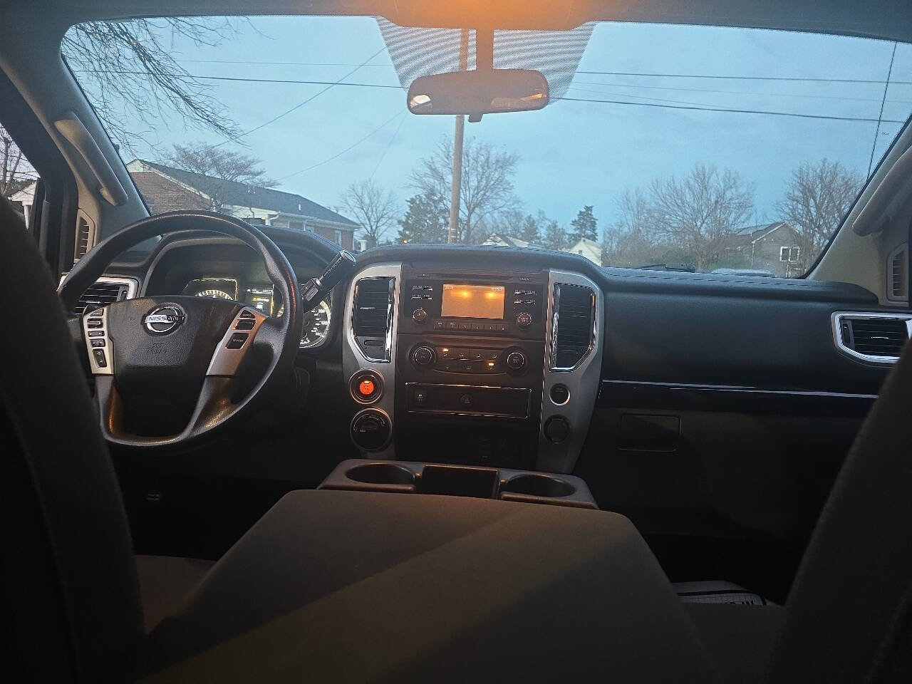 Used 2017 Nissan Titan SV image 18