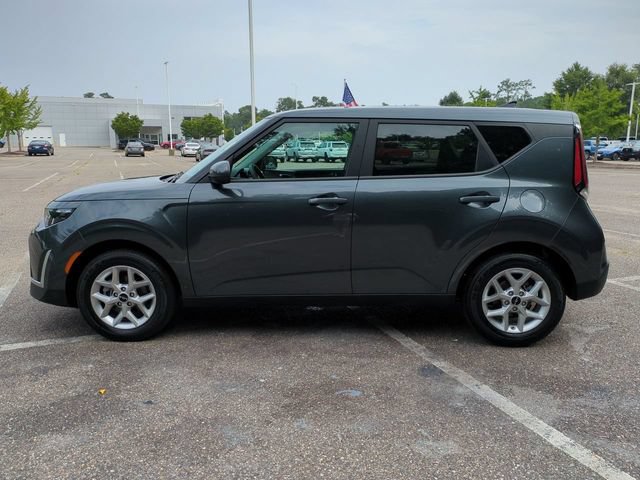 Used 2025 Kia Soul LX w/ LX Technology Package FWD image 7