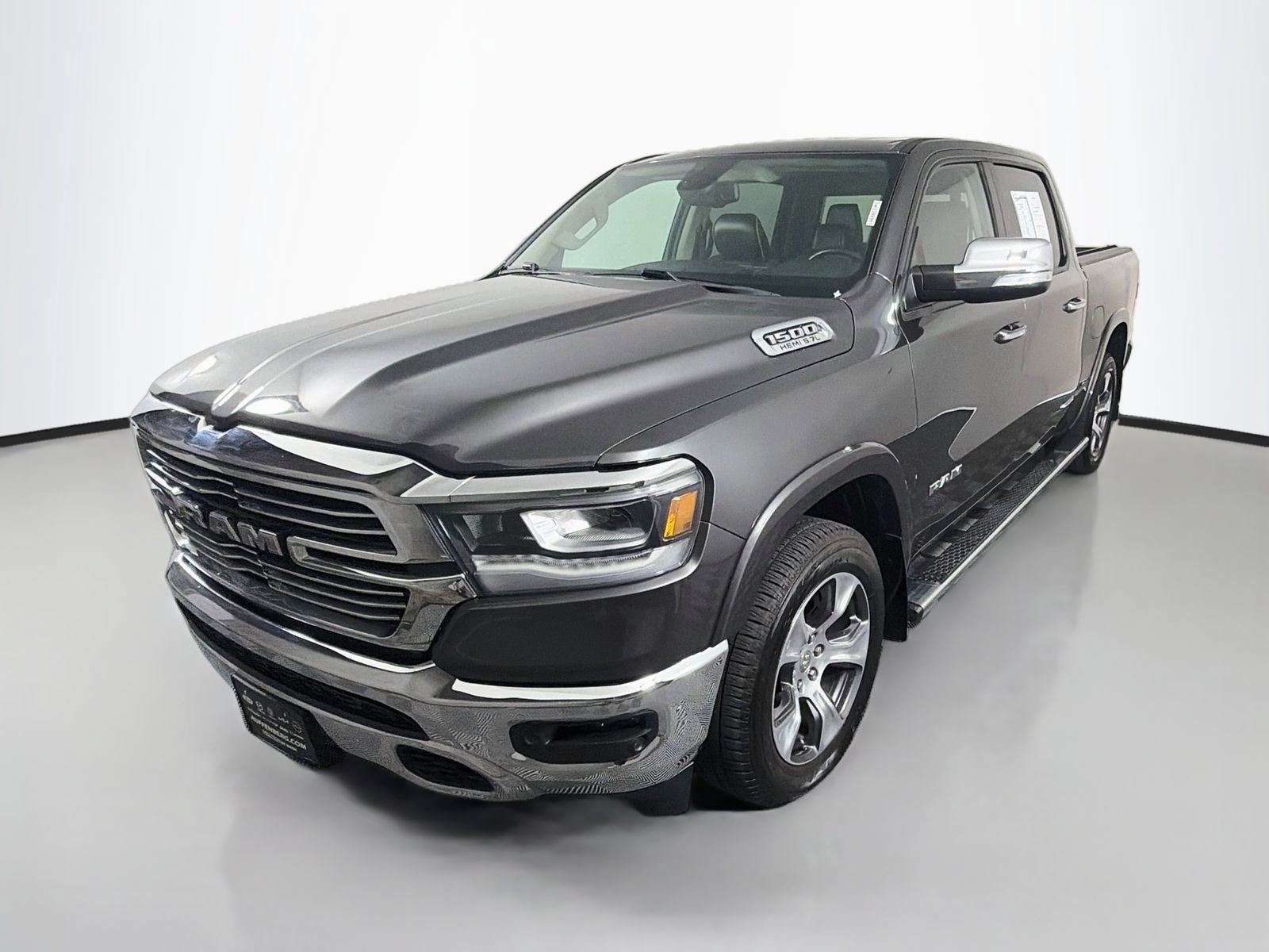 Used 2019 RAM 1500 Laramie AWD/4WD image 3