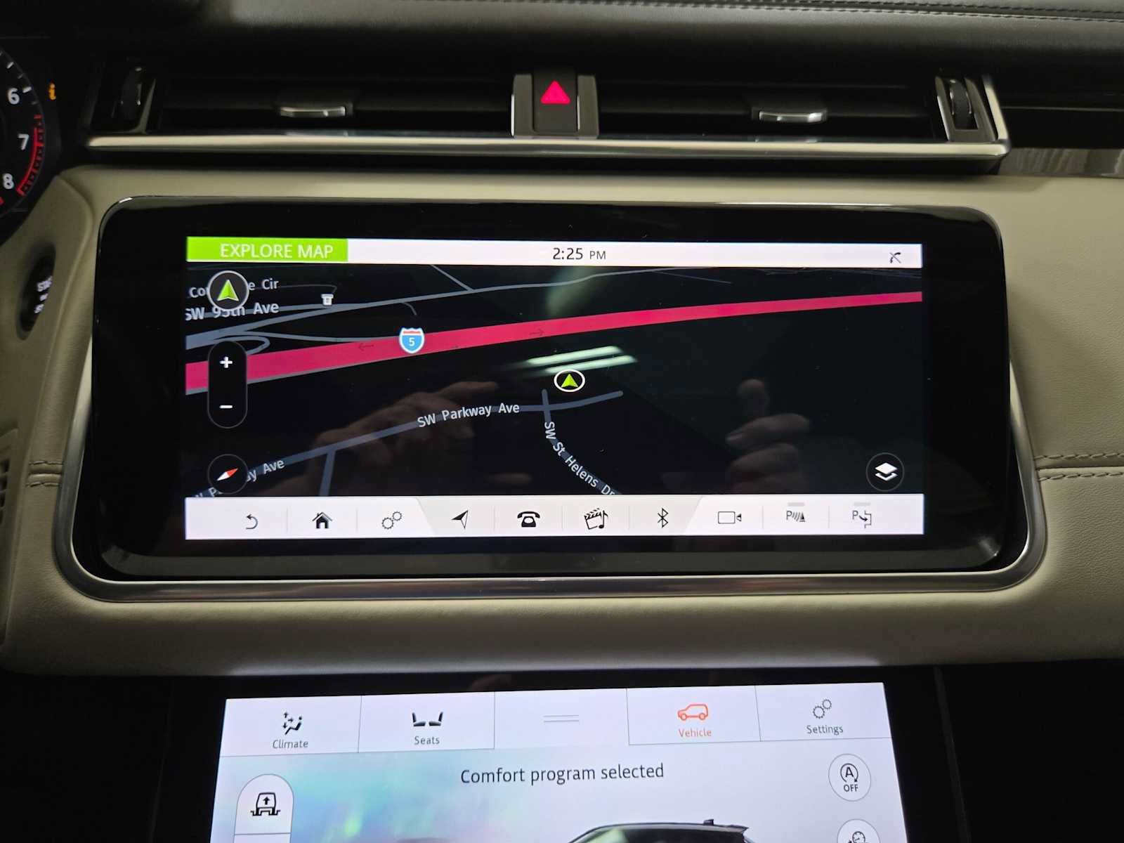 Used 2019 Land Rover Range Rover Velar R-Dynamic HSE AWD/4WD image 30