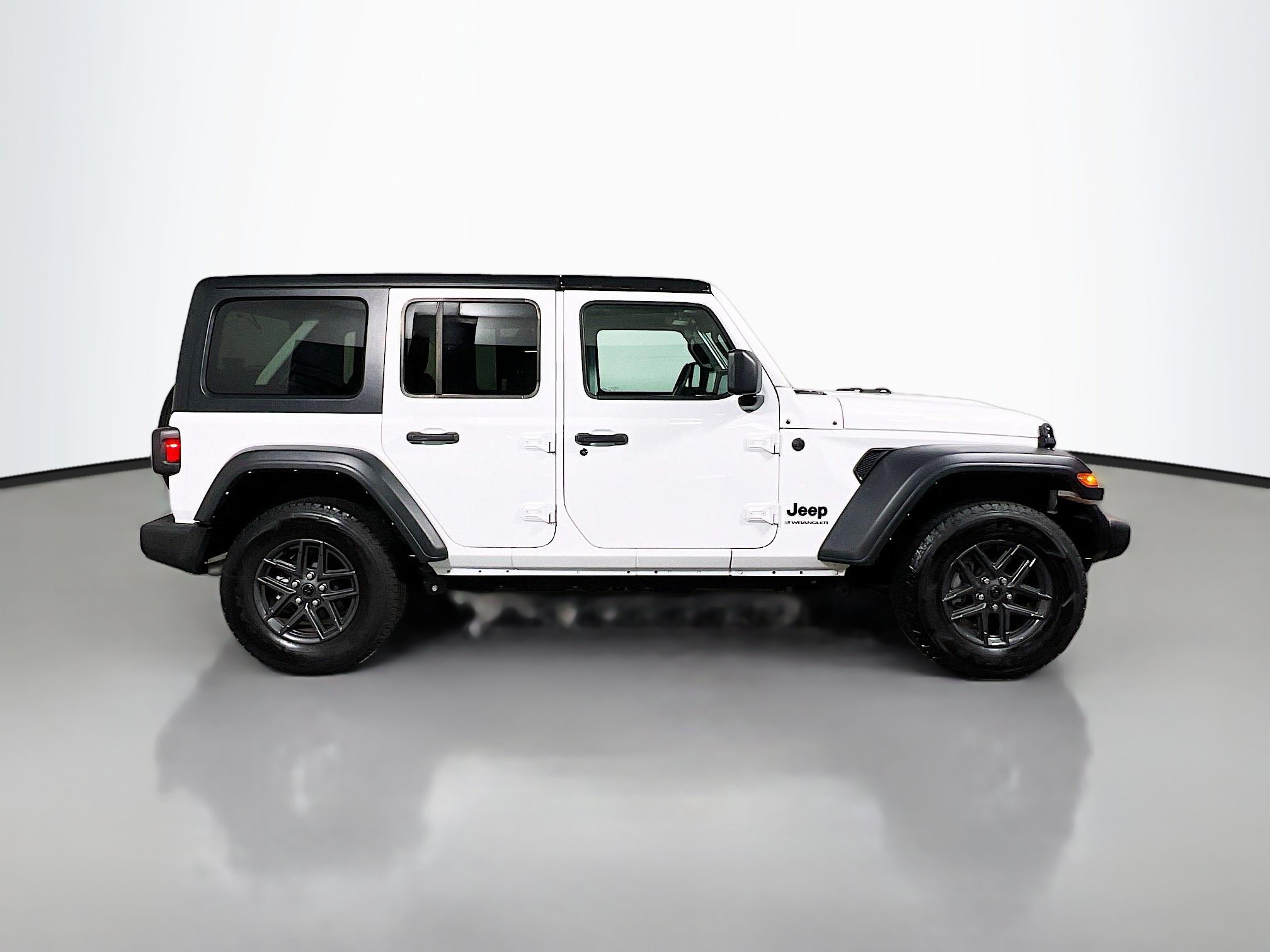 Used 2024 Jeep Wrangler Unlimited Sport AWD/4WD image 3