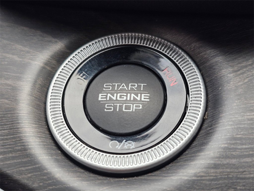 New 2023 Jeep Grand Cherokee Overland w/ Advanced Protech Group III image 30