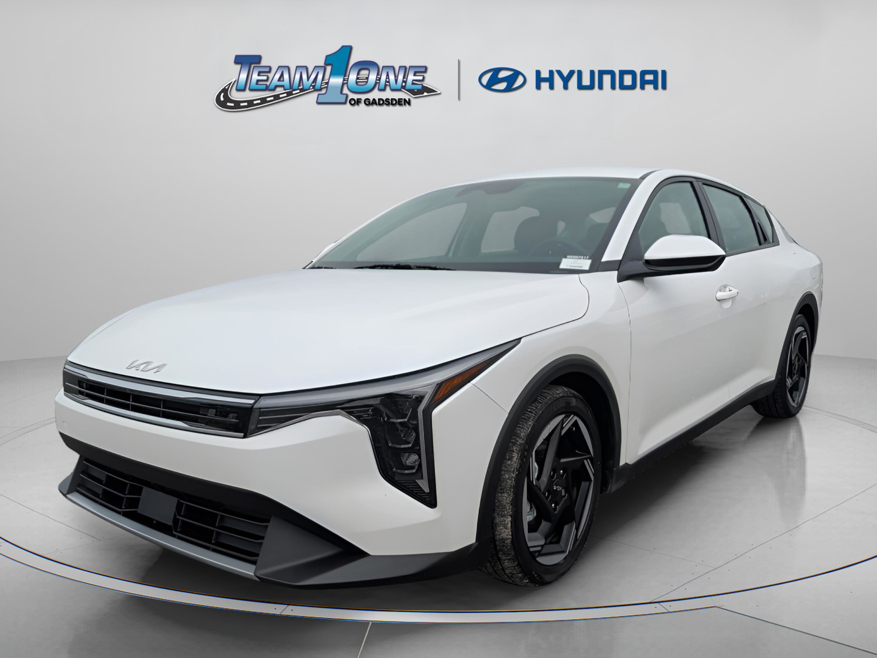 Used 2025 Kia K4 EX image 2