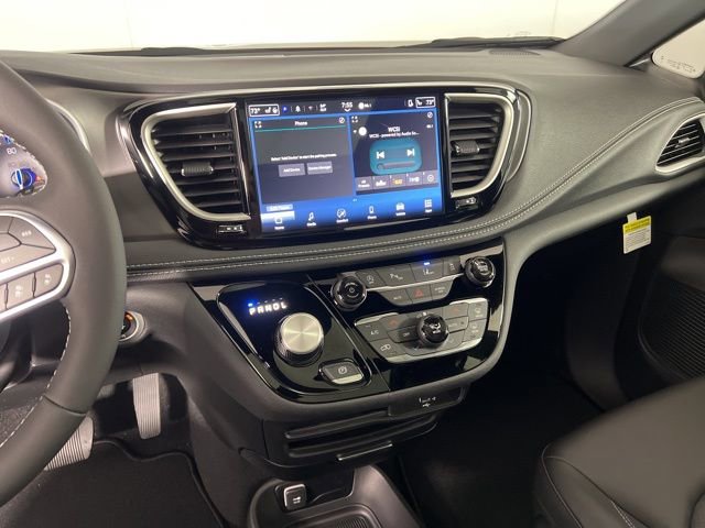 New 2026 Chrysler Pacifica Select image 26