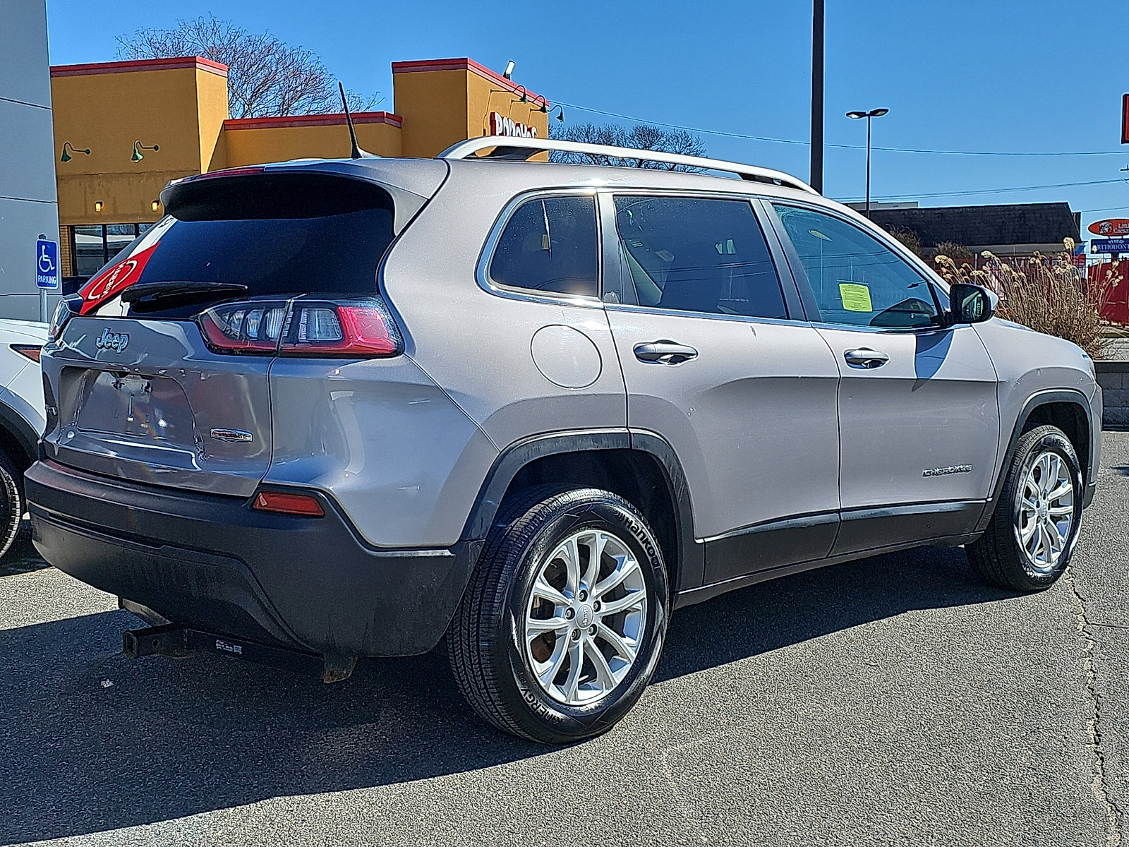 Used 2019 Jeep Cherokee Latitude w/ Popular Appearance Group image 6