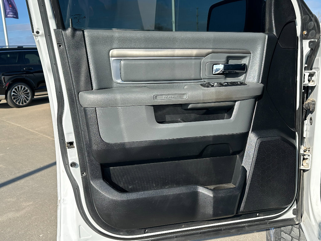 Used 2015 RAM 2500 SLT image 12