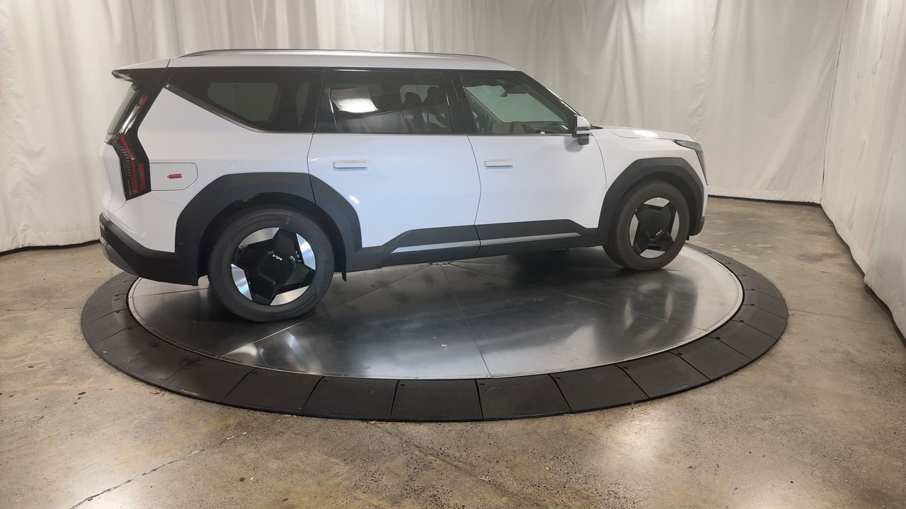 New 2026 Kia EV9 Wind image 2