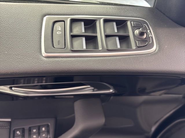 Used 2019 Jaguar F-PACE Premium AWD/4WD image 12