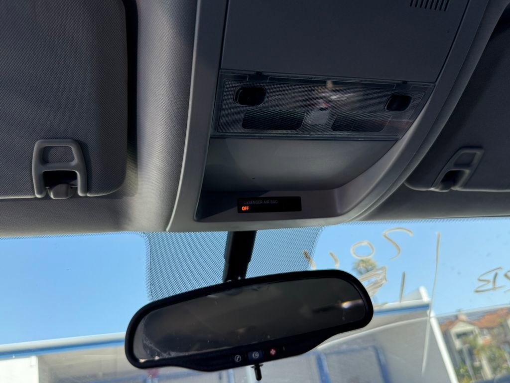 Used 2011 Chevrolet Suburban LT image 19