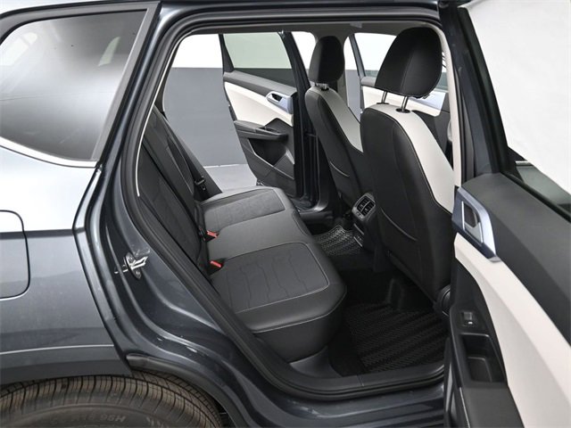 New 2026 Volkswagen Taos SE image 13