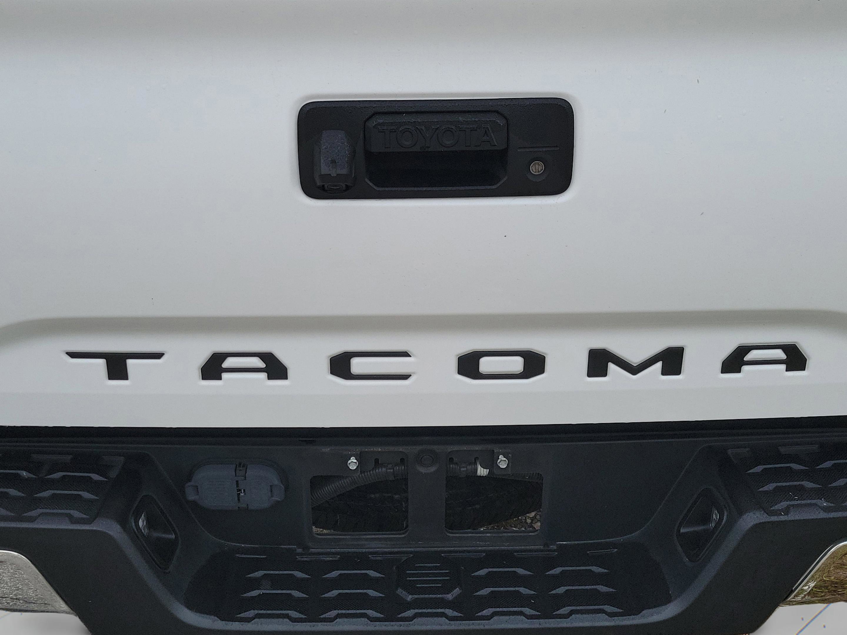 Used 2021 Toyota Tacoma SR5 AWD/4WD image 22