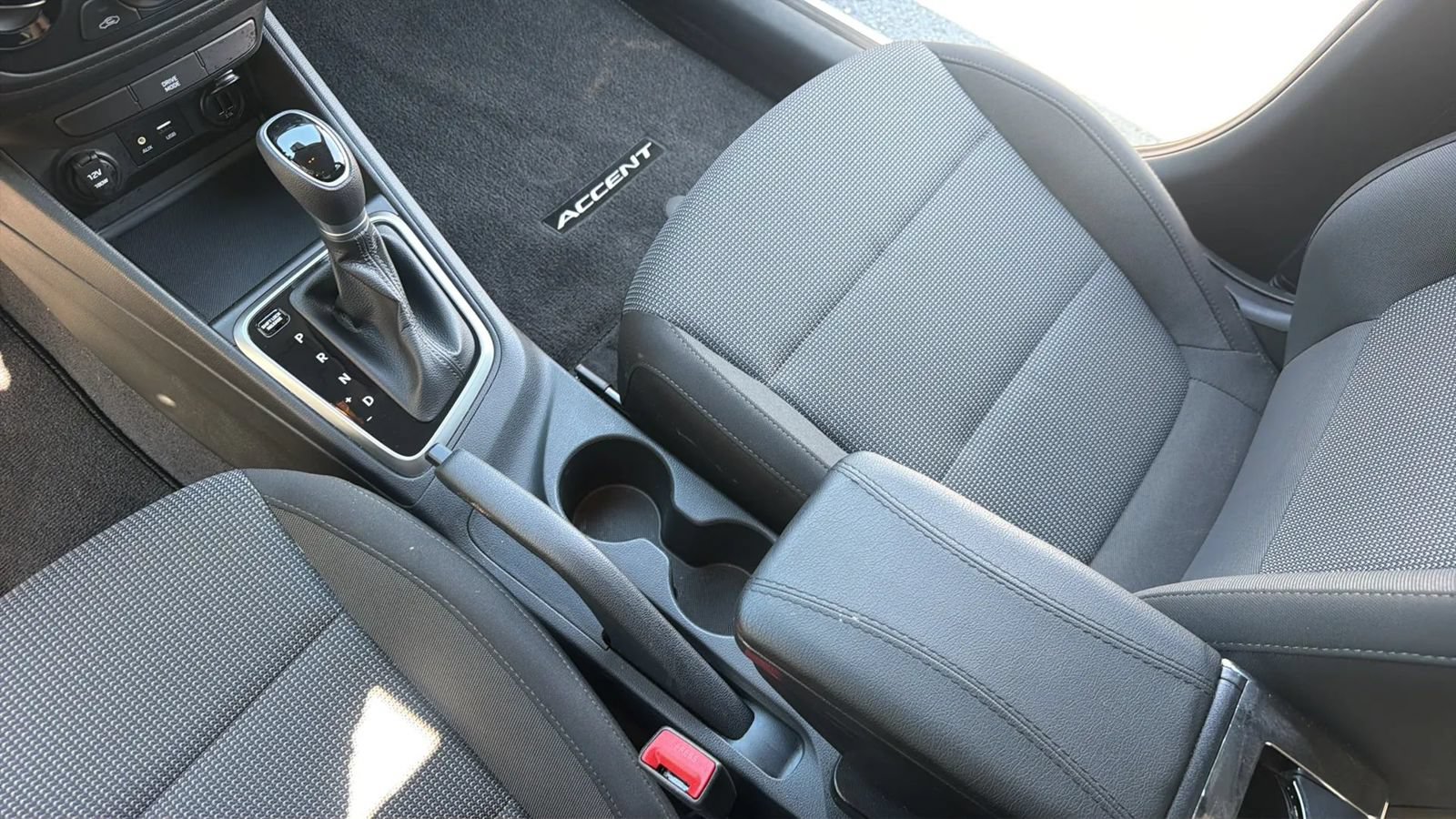 Used 2020 Hyundai Accent SE FWD image 17