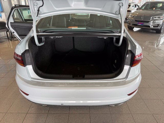 Used 2019 Volkswagen Jetta R-Line FWD image 23