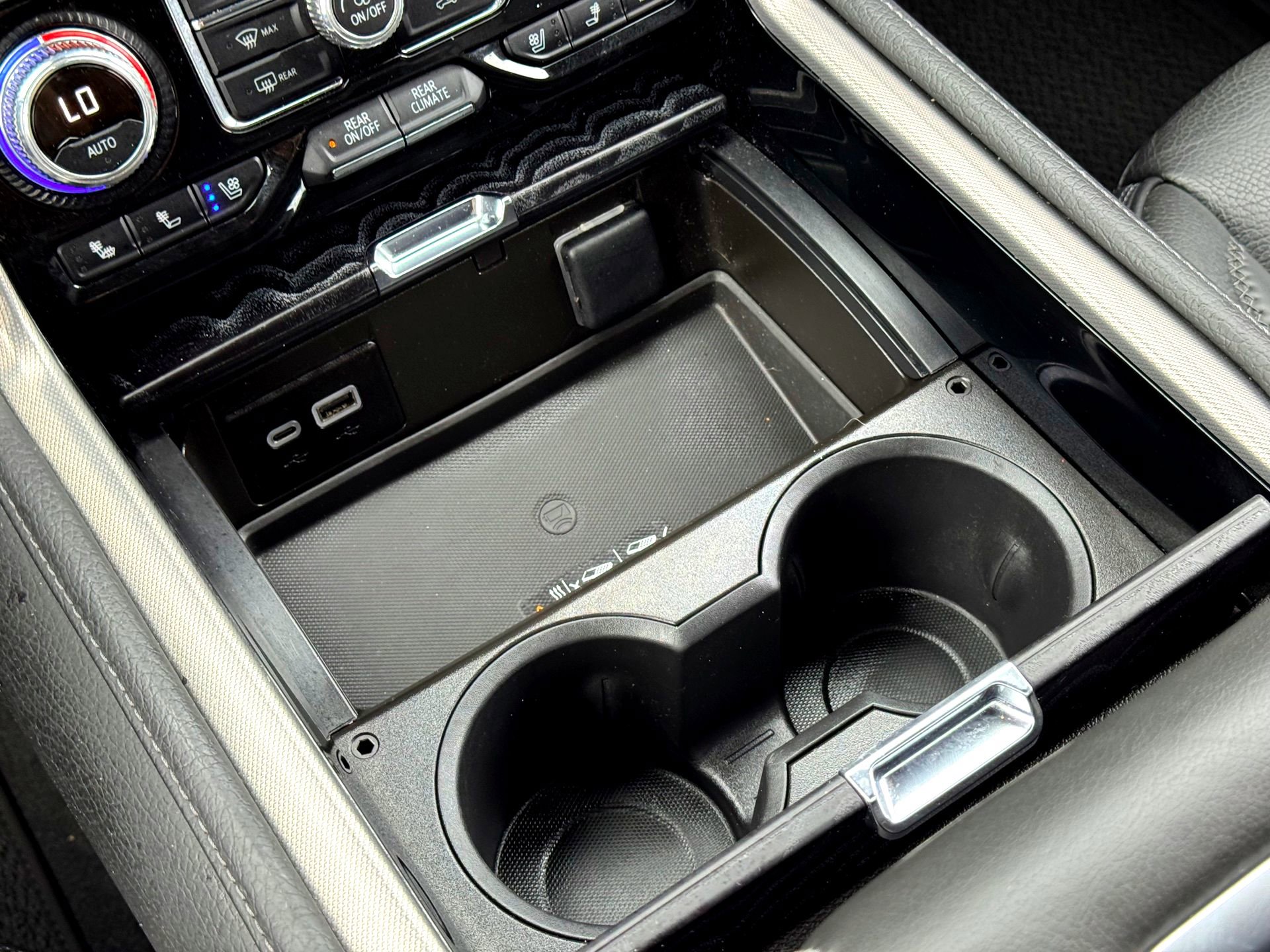 Used 2024 GMC Yukon Denali image 29