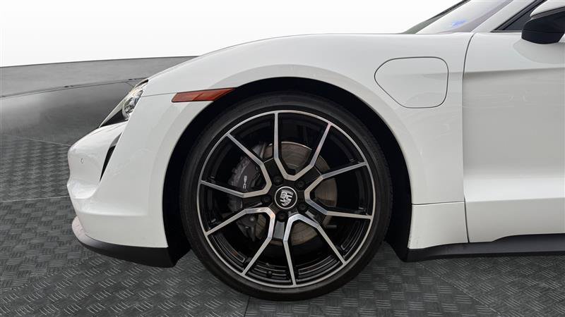 Used 2024 Porsche Taycan w/ Premium Package RWD image 9