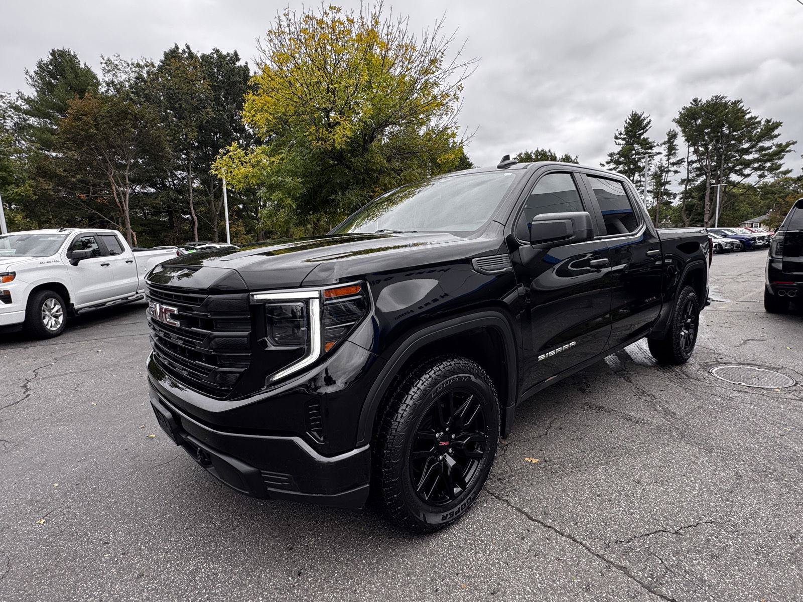 Certified 2023 GMC Sierra 1500 Pro w/ Graphite Edition AWD/4WD image 3
