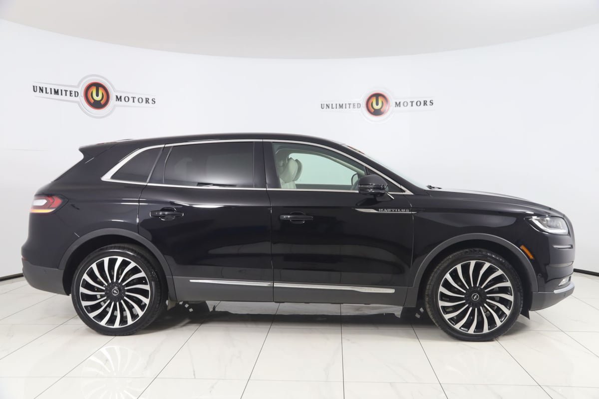 Used 2023 Lincoln Nautilus Black Label AWD/4WD image 2