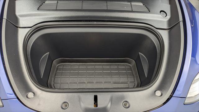 Used 2022 Tesla Model Y Long Range image 31