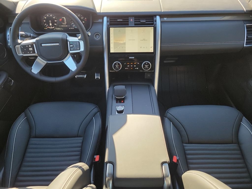 New 2024 Land Rover Discovery Metropolitan Edition image 25