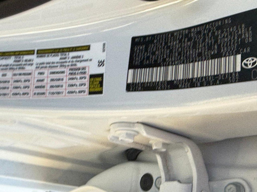 Certified 2025 Toyota Corolla LE image 24