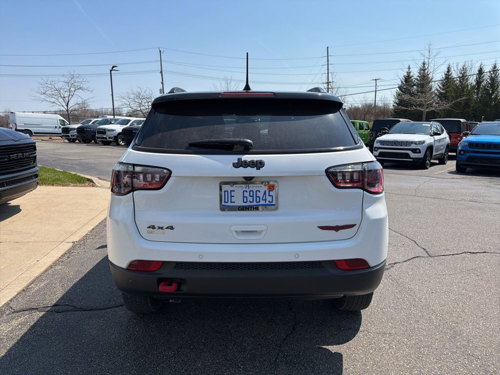 Used 2023 Jeep Compass Trailhawk w/ Trailhawk Convenience Group AWD/4WD image 4