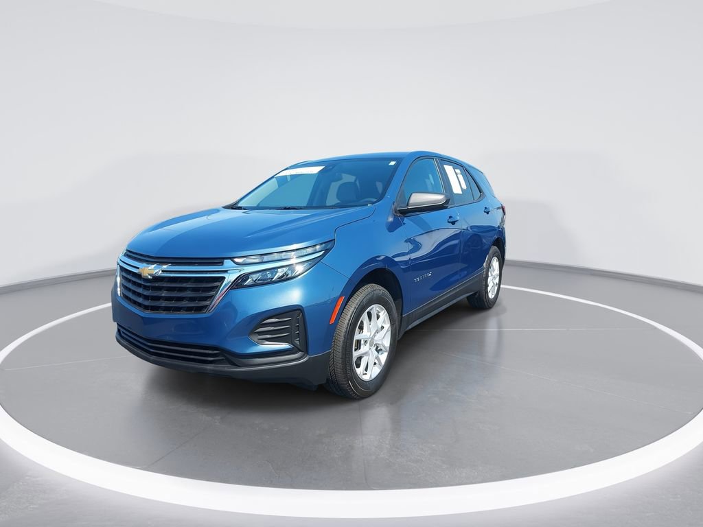 Used 2024 Chevrolet Equinox LS w/ LS Convenience Package image 4