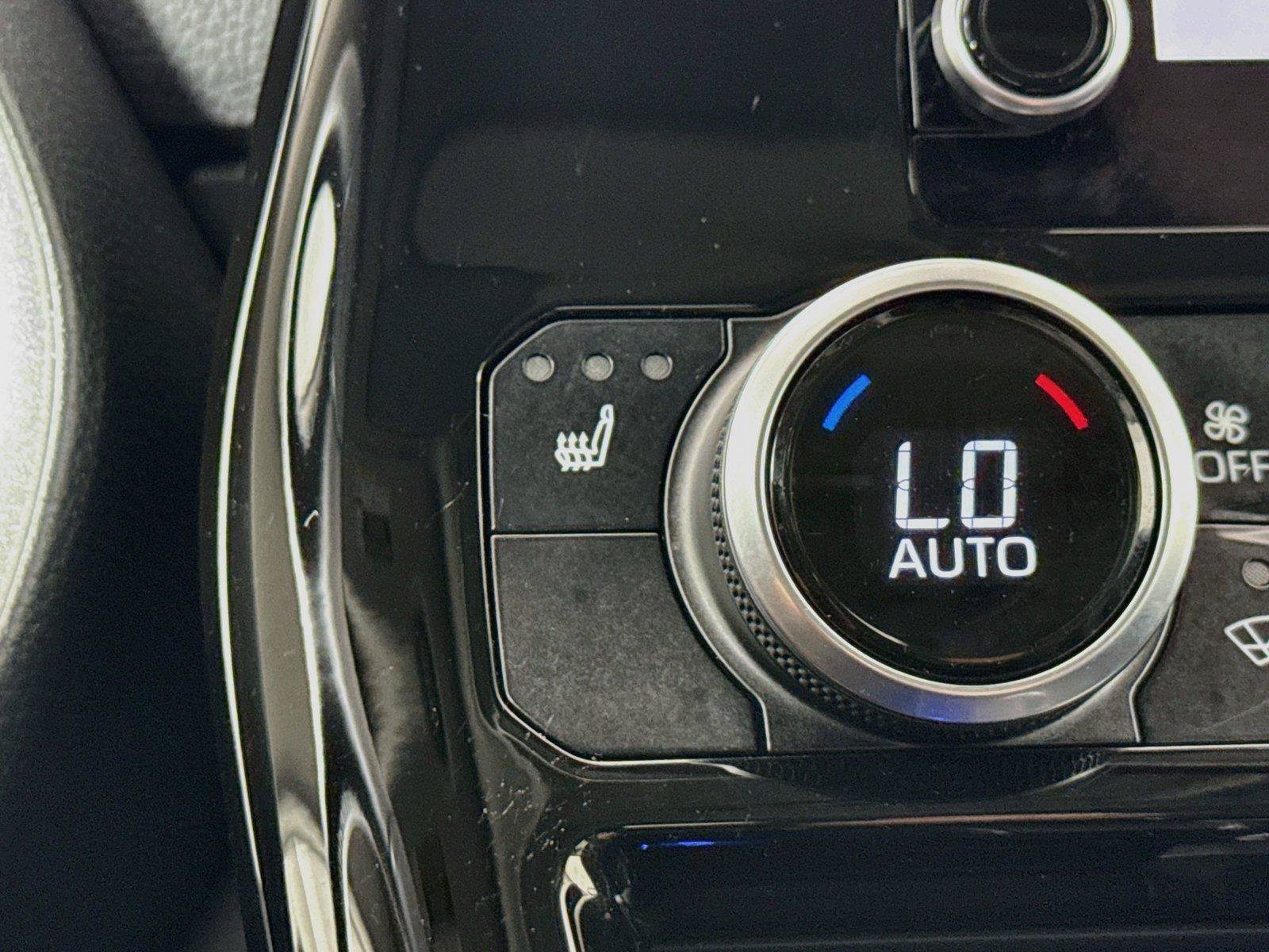 Certified 2023 Toyota Highlander XLE FWD image 8