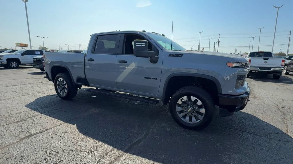Used 2025 Chevrolet Silverado 2500 Custom w/ Custom Value Package AWD/4WD image 2