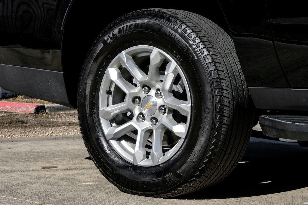 Used 2025 Chevrolet Suburban LS image 58