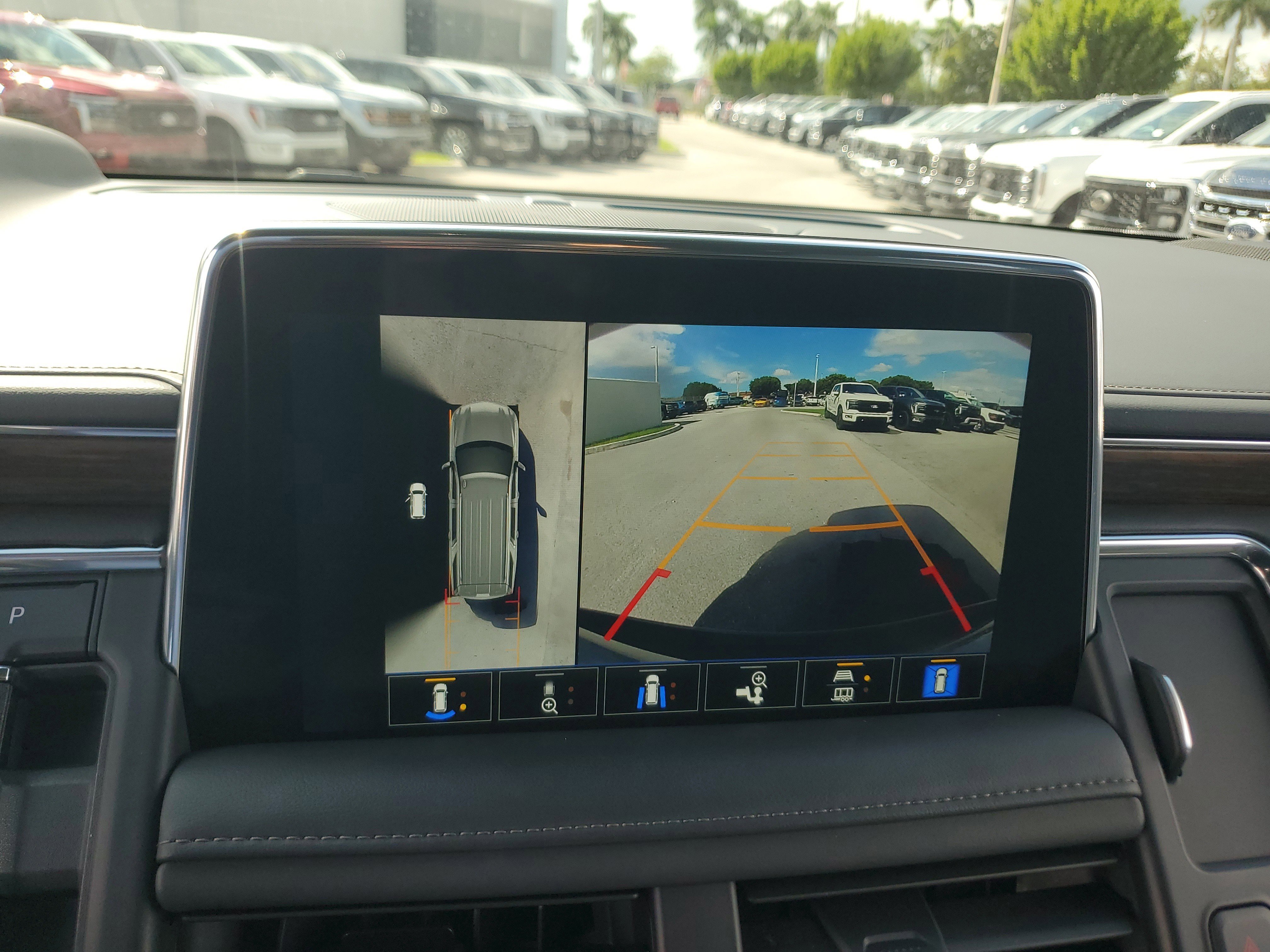 Used 2024 Chevrolet Tahoe High Country image 11