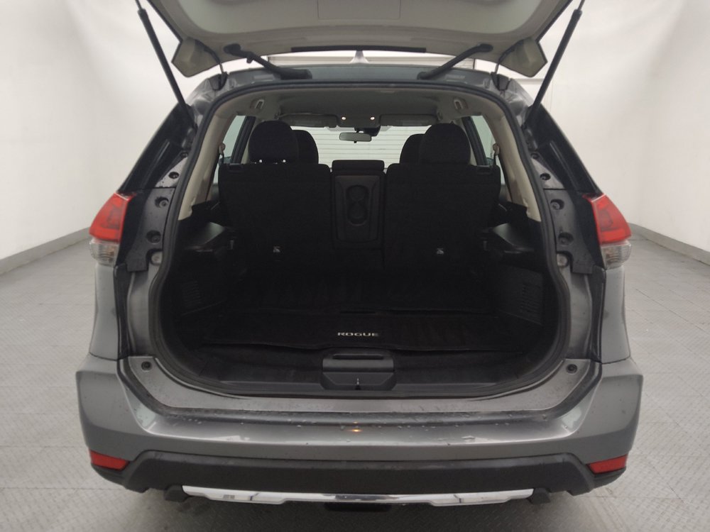 Used 2020 Nissan Rogue S FWD image 29