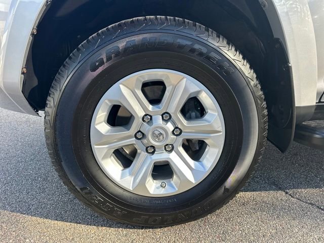 Used 2021 Toyota 4Runner SR5 Premium image 10