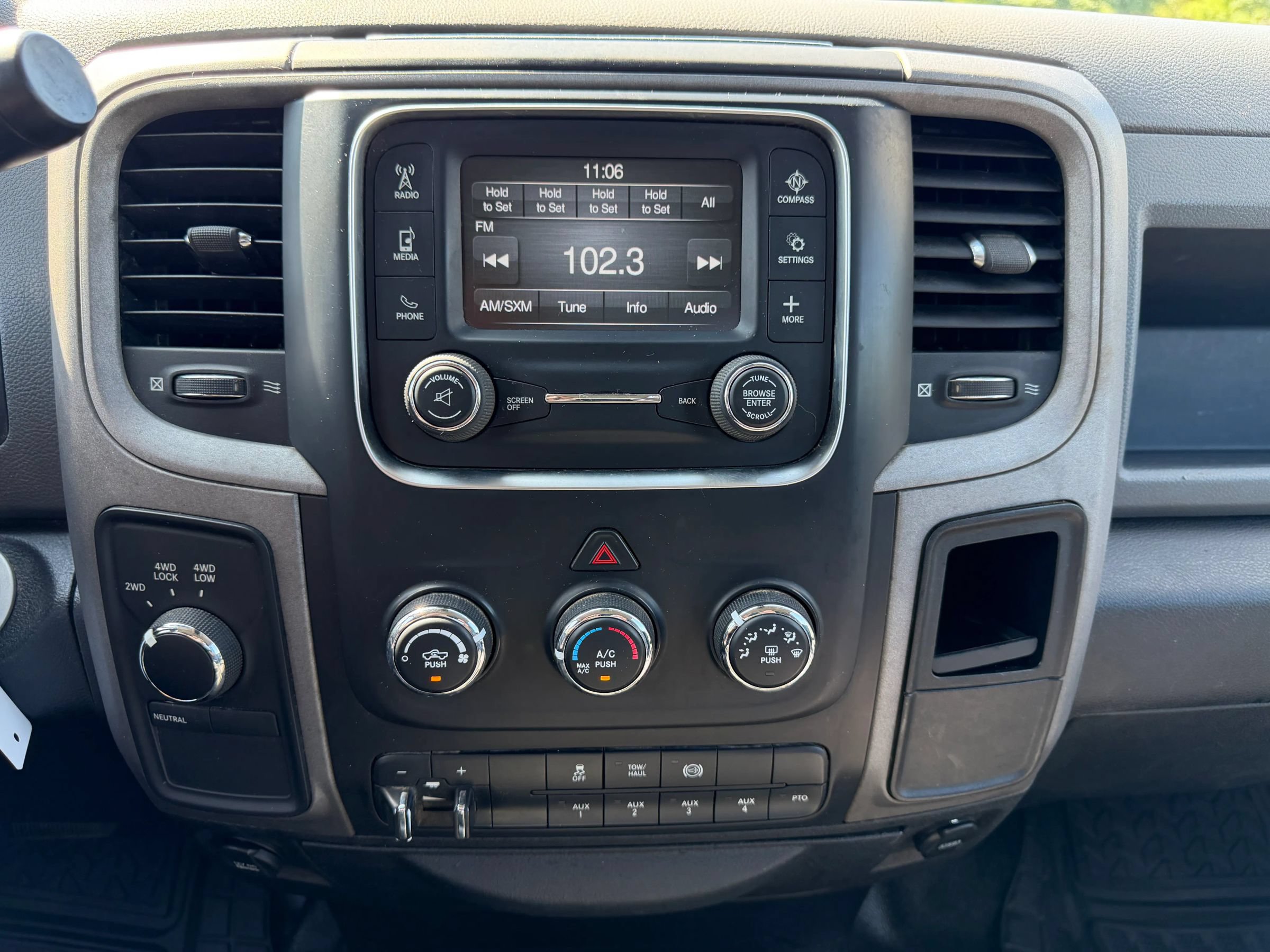Used 2015 RAM 3500 Tradesman w/ Power & Remote Entry Group AWD/4WD image 21
