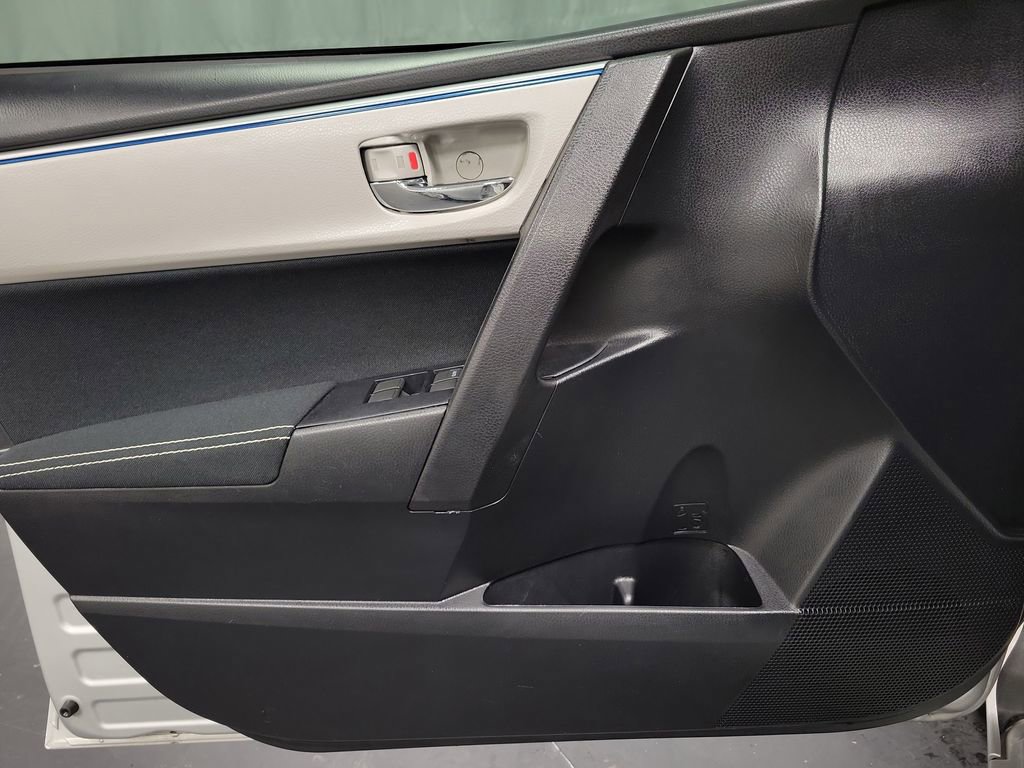 Used 2014 Toyota Corolla LE image 22
