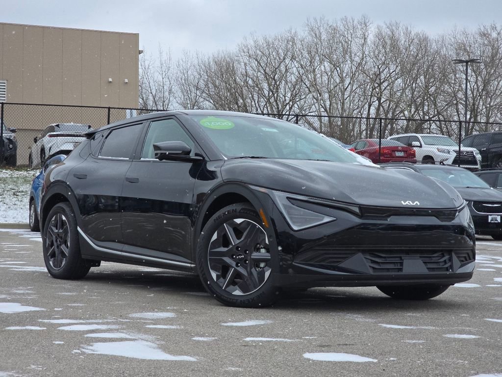 New 2025 Kia EV6 Light w/ Light LR Technology Package