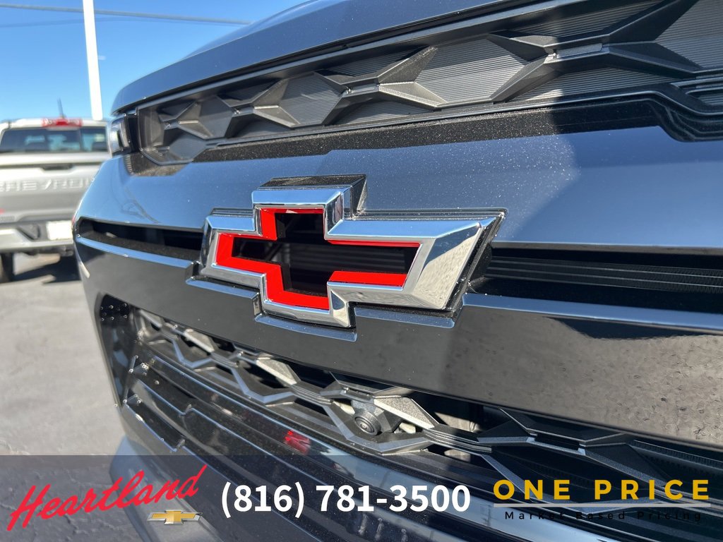 Used 2024 Chevrolet Colorado ZR2 w/ ZR2 Convenience Package III image 11