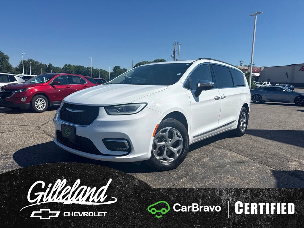 Used 2023 Chrysler Pacifica Limited w/ Trailer Tow Group