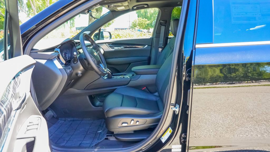 Certified 2025 Cadillac XT6 Premium Luxury w/ Technology Package image 21