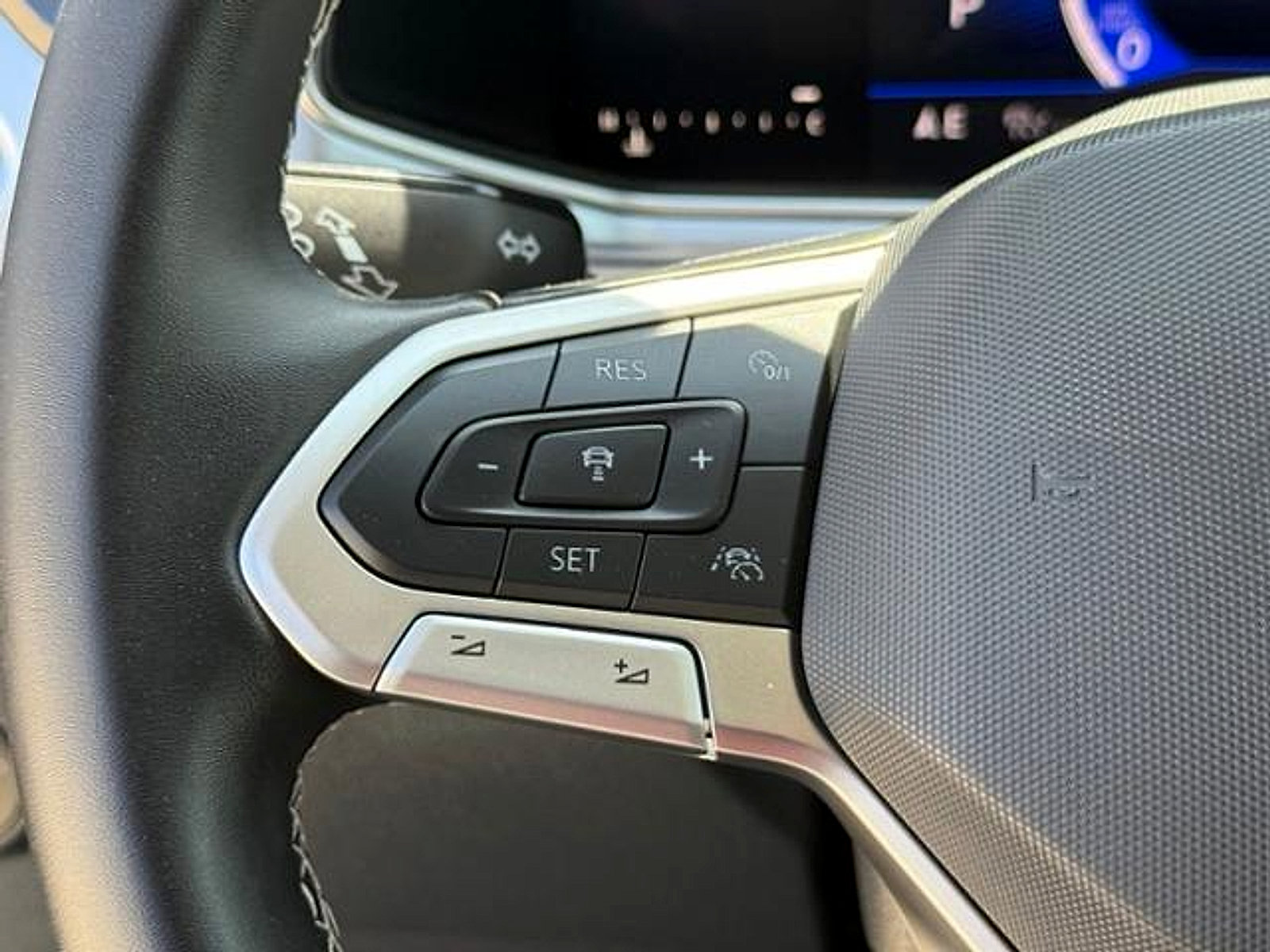 New 2026 Volkswagen Taos SE FWD image 17