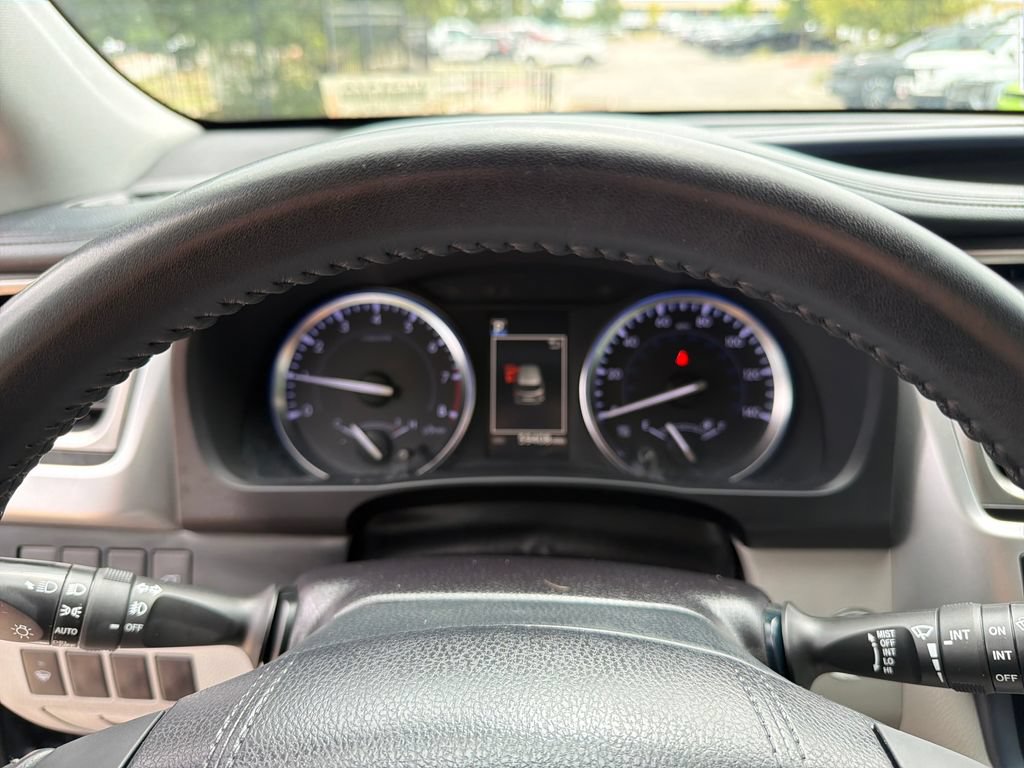 Used 2018 Toyota Highlander XLE FWD image 22