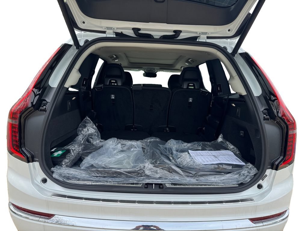 New 2026 Volvo XC90 B6 Plus w/ Protection Package Premier AWD/4WD image 6