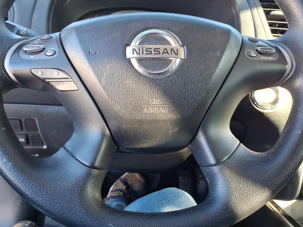 Used 2015 Nissan Pathfinder S image 18