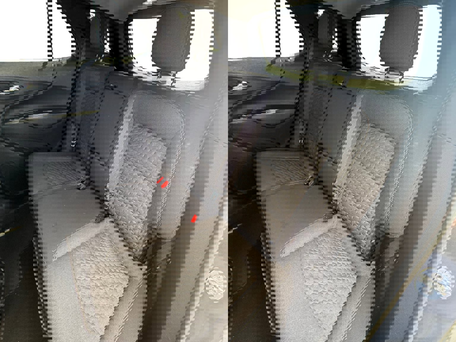 Used 2018 Chevrolet Equinox LT image 16