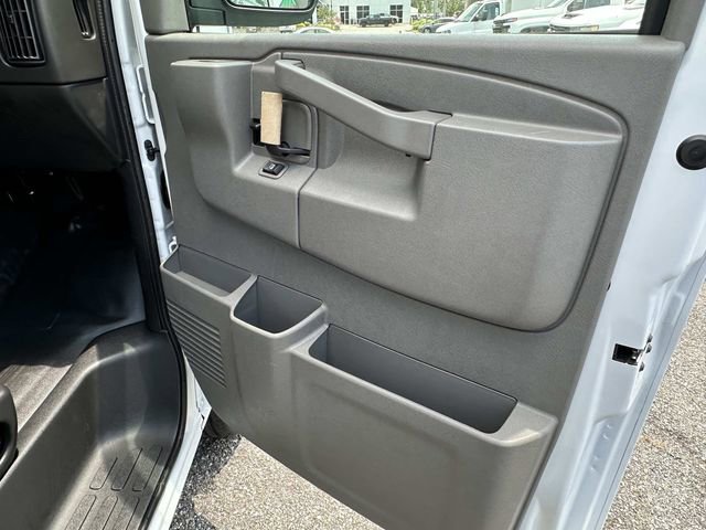 New 2025 Chevrolet Express 3500 Work Van w/ Driver Convenience Package image 19