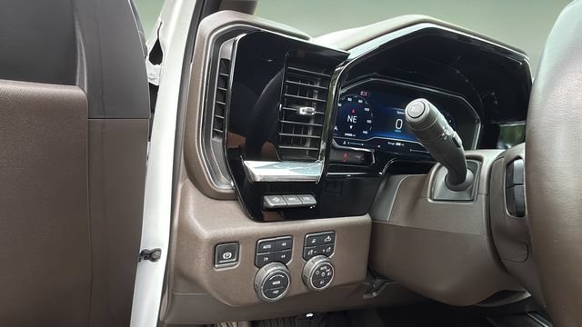 Used 2025 Chevrolet Silverado 2500 LTZ w/ LTZ Premium Package AWD/4WD image 22