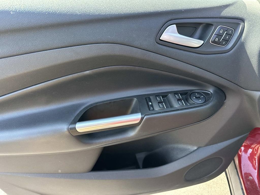 Used 2017 Ford Escape Titanium AWD/4WD image 15