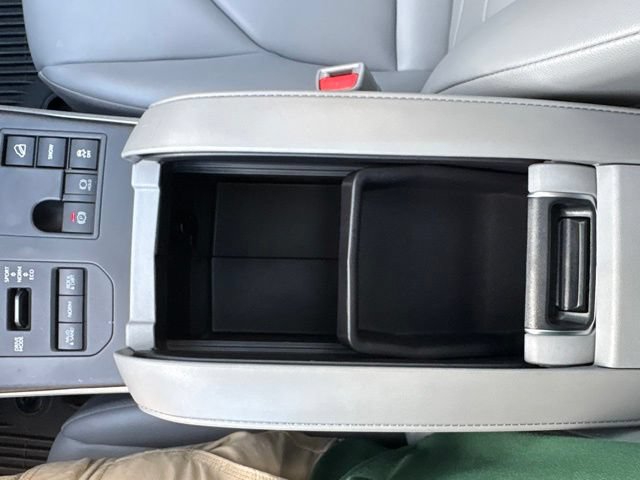 Used 2023 Toyota Highlander XLE AWD/4WD image 21
