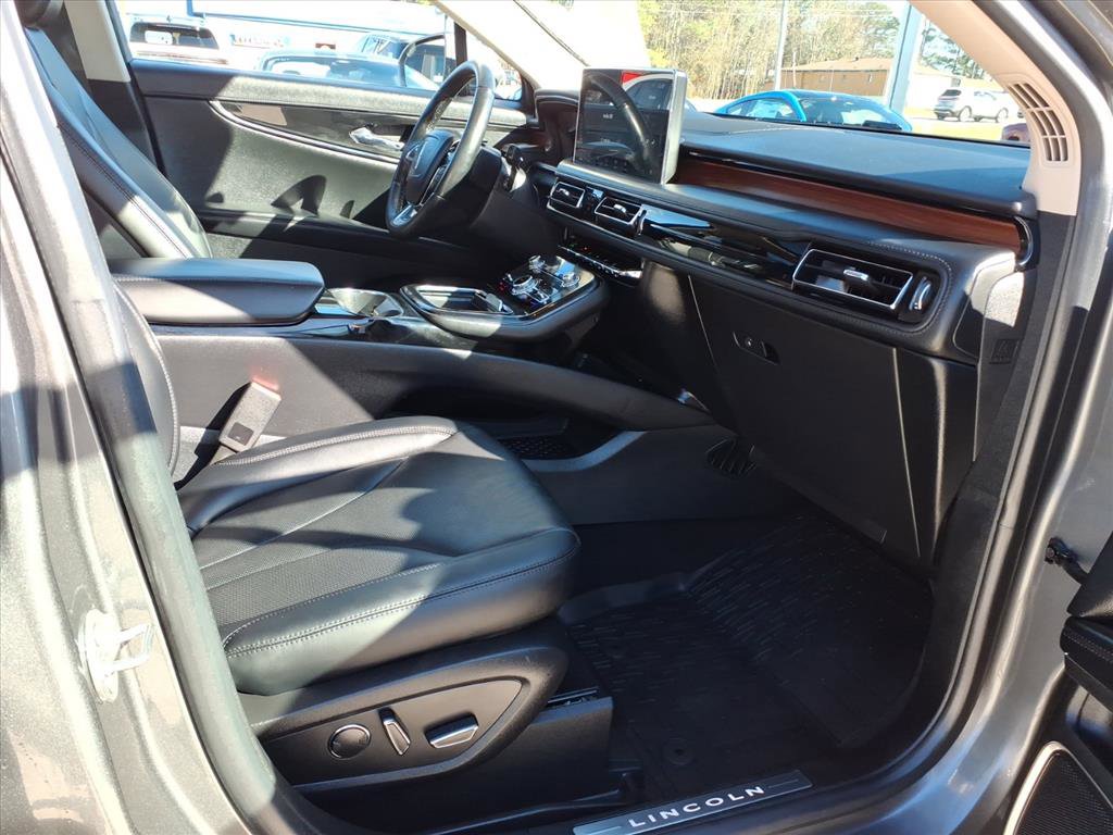 Used 2023 Lincoln Nautilus Reserve w/ Monochromatic Package image 7